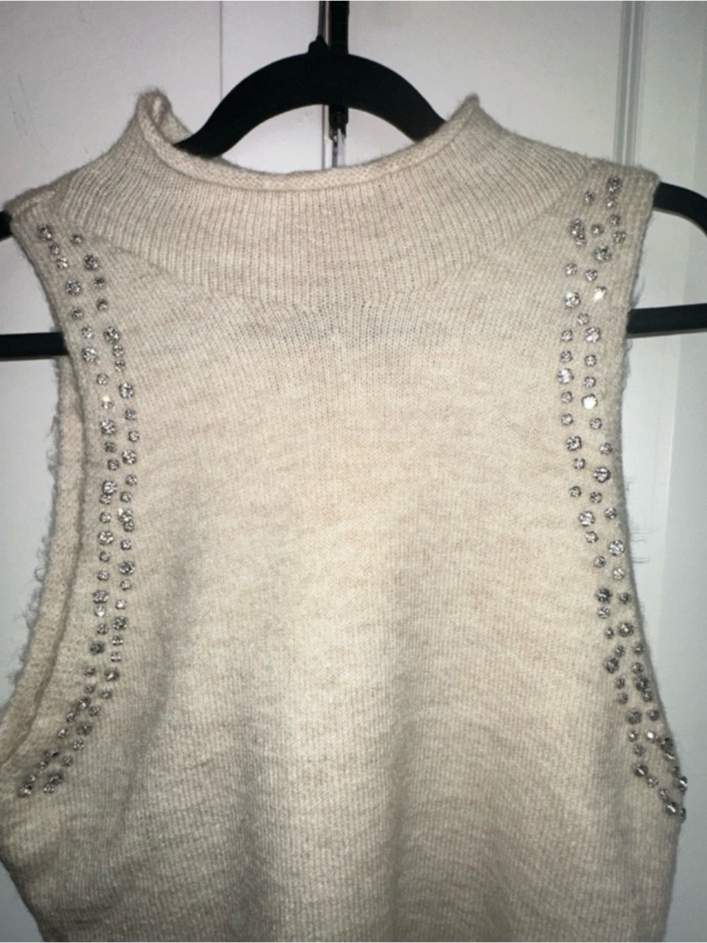 Anthropologie Cream Pearl
Embellished Mock Neck Sweater
Tank | XL | Knit - Picture 6 of 8